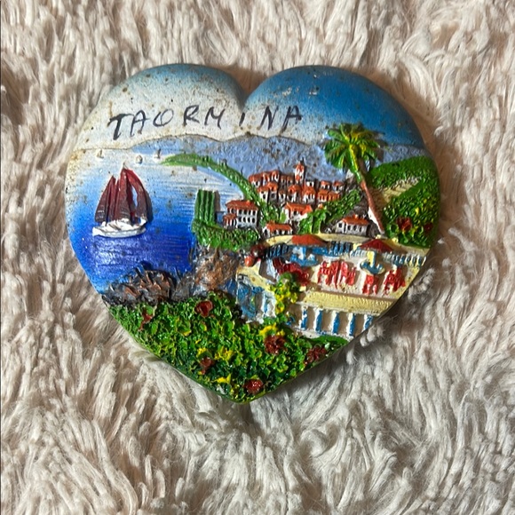 Heart-Shaped Taormina Art magnet - Picture 1 of 3
